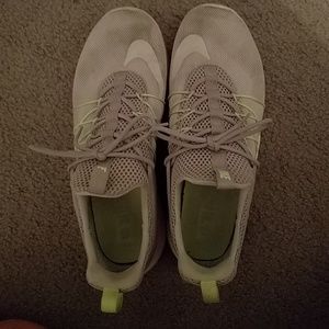 Nike Shoes - Nike Running Shoes Nike Shoes - Nike Running Shoes
